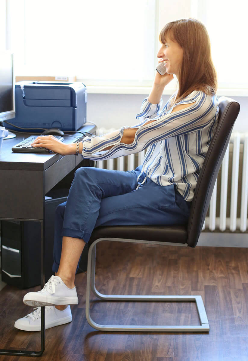 Welche luftigen Outfits sind im Büro erlaubt?