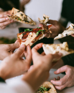 Silvester-Essen: Pizza belegen