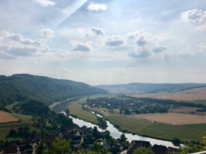 Sonniger Blick über das Weserbergland